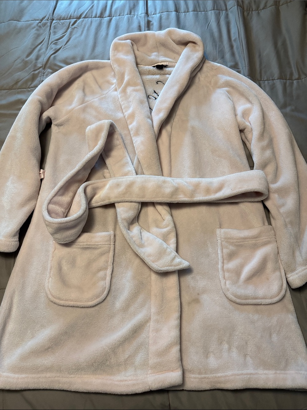 Victoria's Secret Plush Shawl Collar Robe in Light Beige